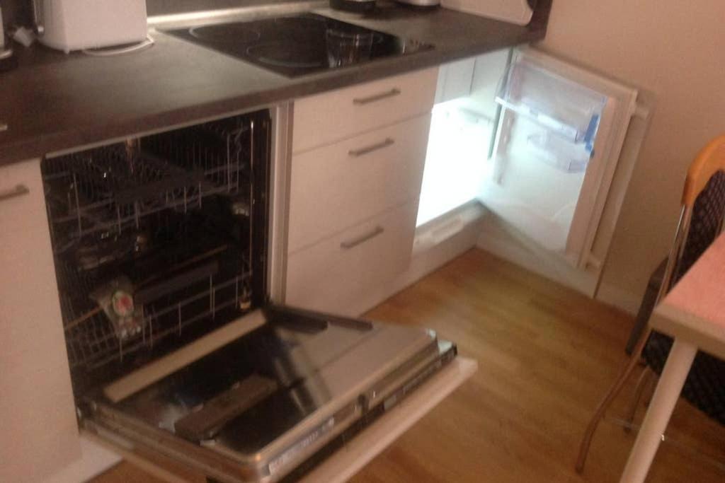 Modern Cozy Apartment In Central プラハ エクステリア 写真