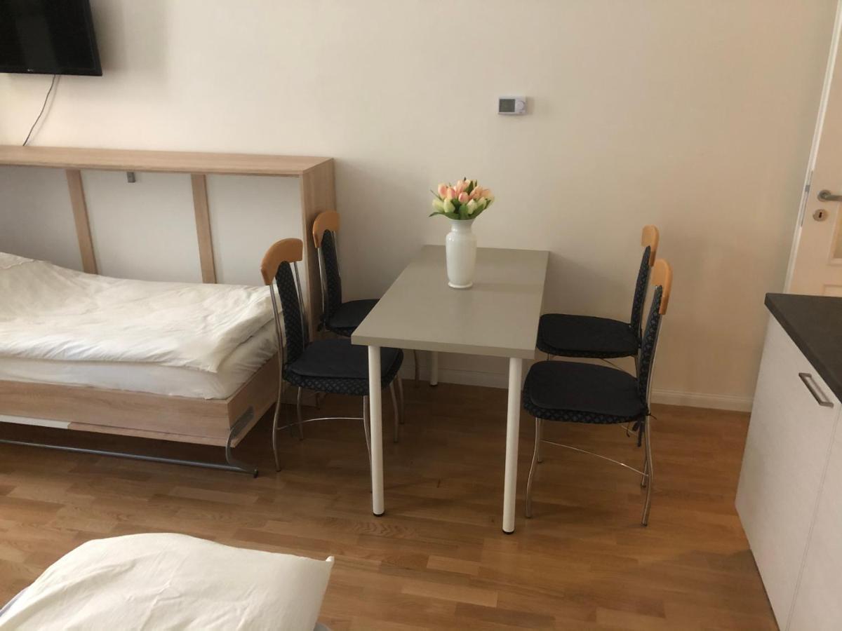 Modern Cozy Apartment In Central プラハ エクステリア 写真